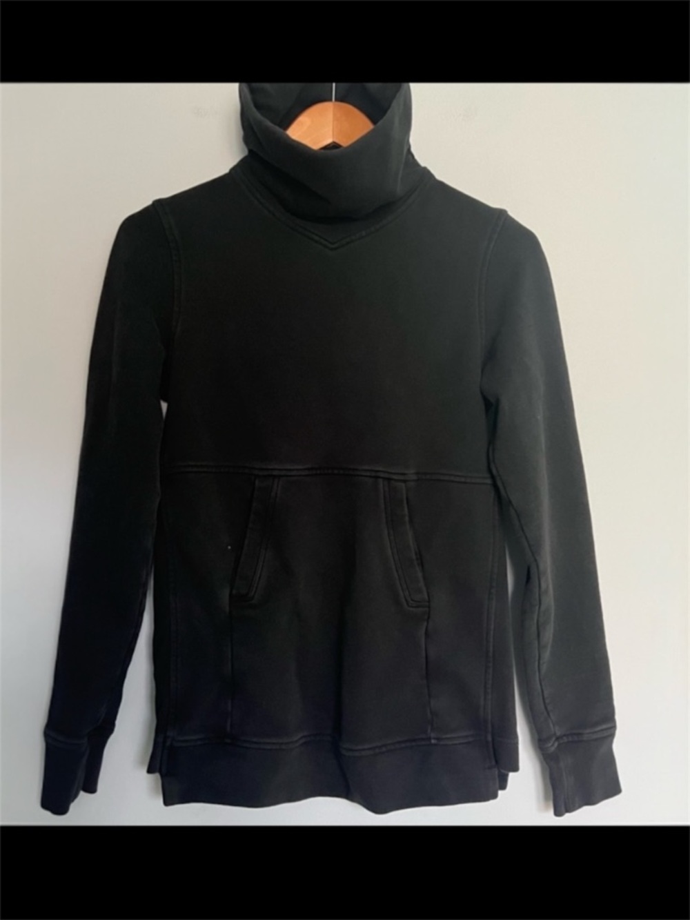 Lululemon Press Pause Pullover Black Size 2